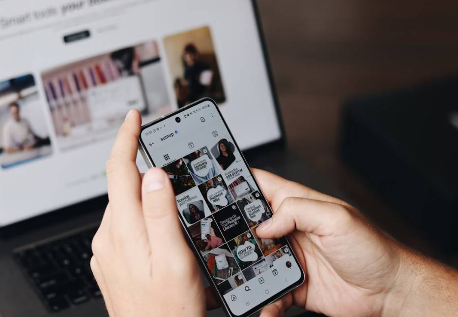 illustrasi media sosial (unsplash.com/SumUp)