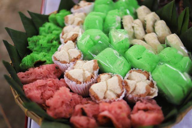 ilustrasi kue tradisional (vecteezy.com/royaaxs)