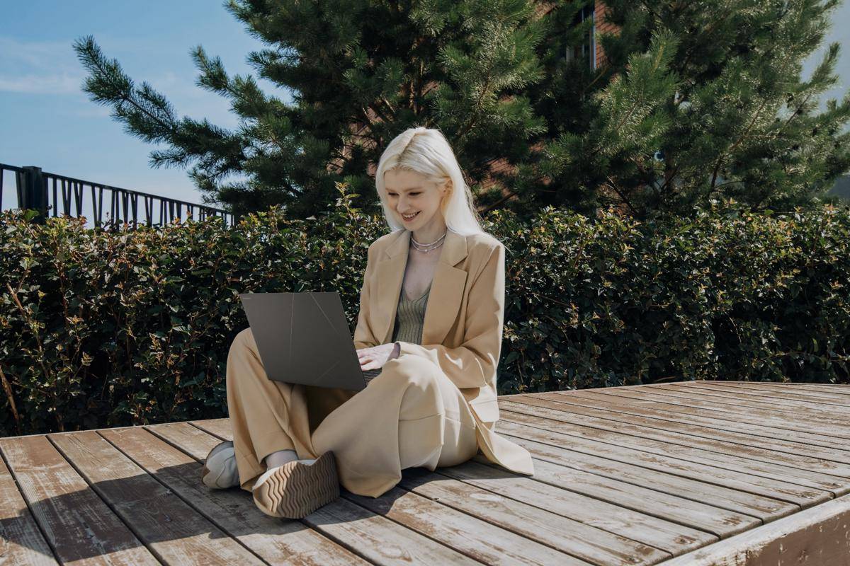 ASUS Zenbook S16 OLED (dok. ASUS Indonesia)
