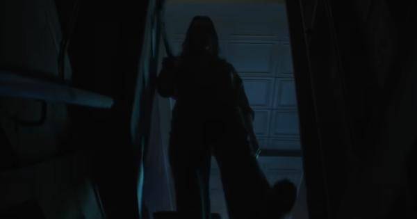 Sosok iblis tengah mengejar Lorraine - The Conjuring: Last Rites