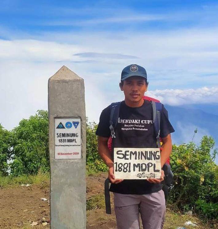 Guntoro, warga Bandar Lampung Yang Memiliki Hobi Mendaki