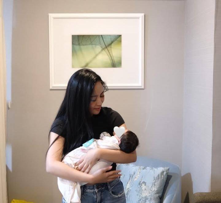 potret Rachel Vennya dan keluarga kunjungi Erika setelah lahiran (instagram.com/rachelvennya)