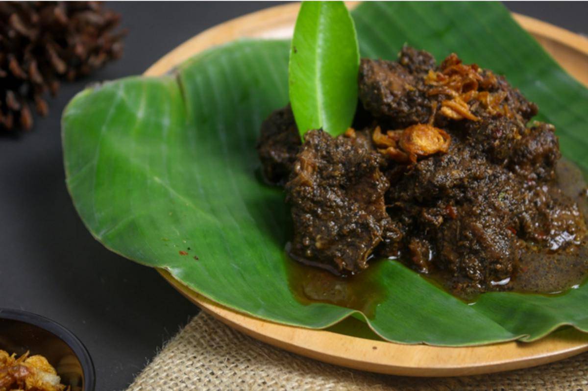ilustrasi semur daging (vecteezy.com/Khoidir .)