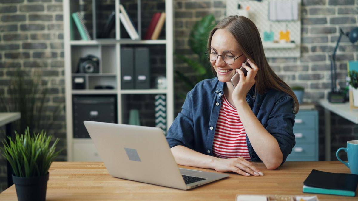 ilustrasi freelancer menjaga hubungan baik dengan klien (pexels.com/Vitaly Gariev)