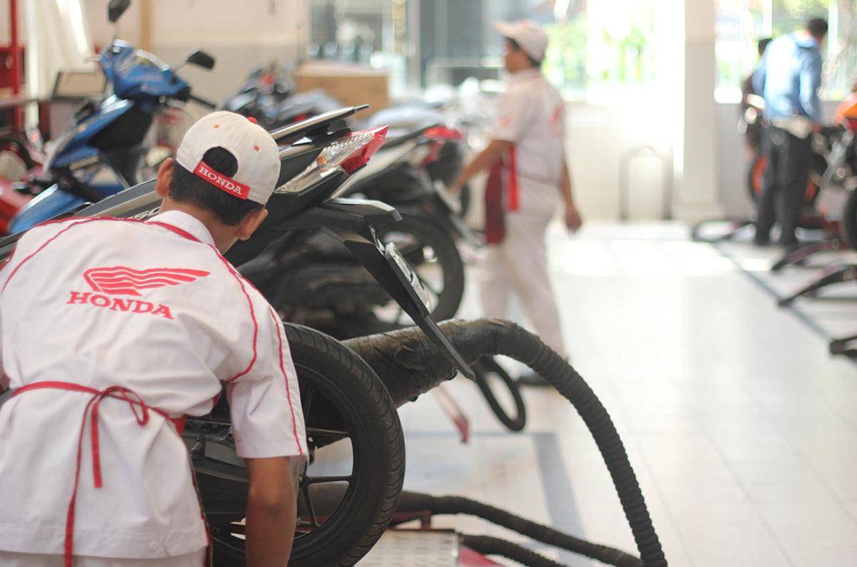 servis motor matik 