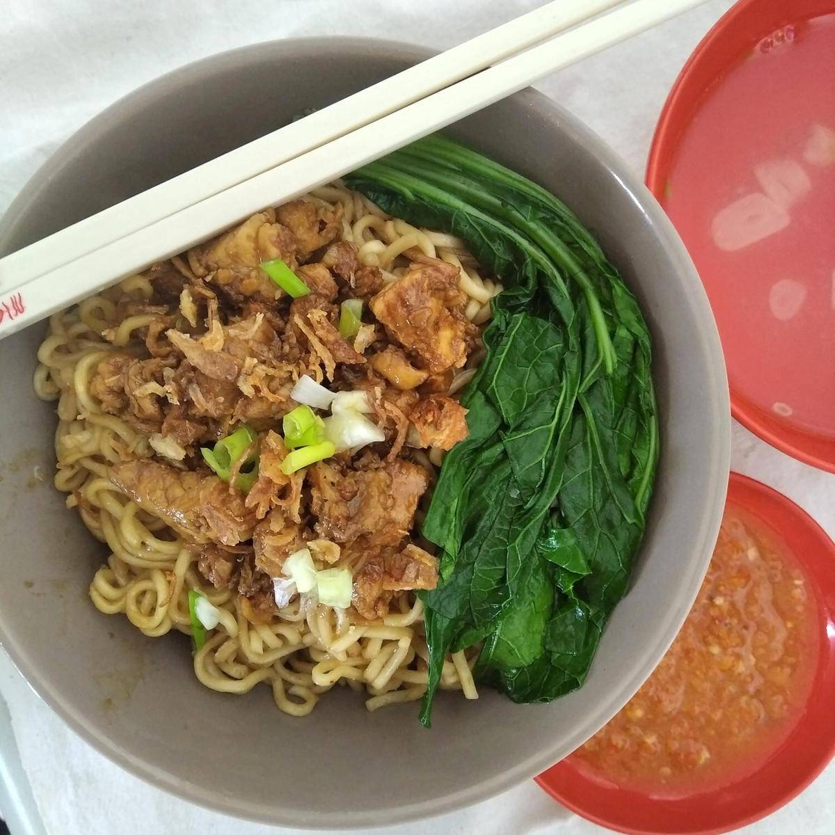 Ilustrasi mi ayam (Pixabay/wufuquan)