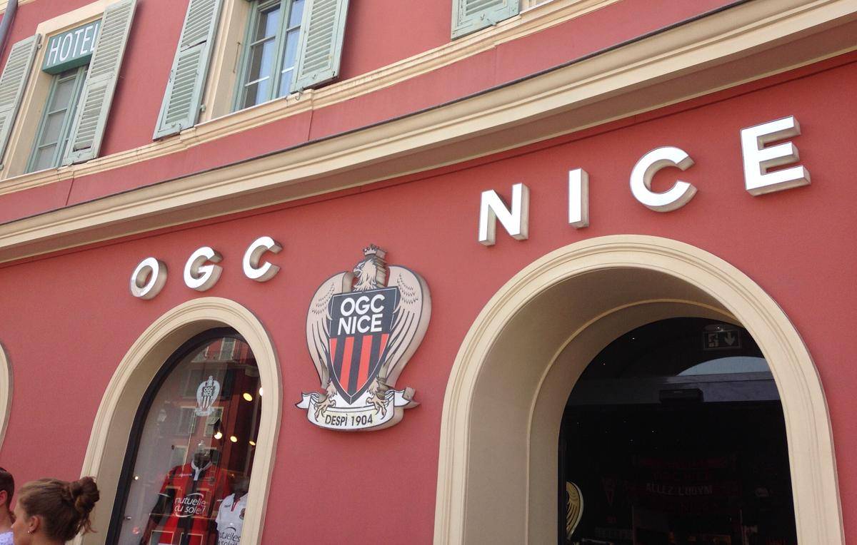 ilustrasi logo OGC Nice (commons.wikimedia.org/Zakarie Faibis)
