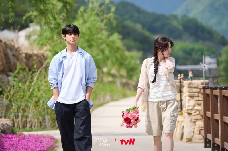 Kim Min Kyu dan Choi Yoon Ji di drama Love Take Two (Dok. tvN/Love Take Two)