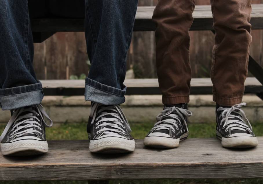 potret Converse (unsplash.com/Victoria Orozco)