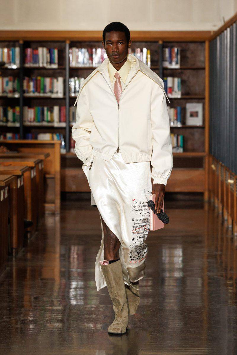 Koleksi Sean Suen S/S '26 di Paris Fashion Week Menswear (instagram.com/sean_suen)