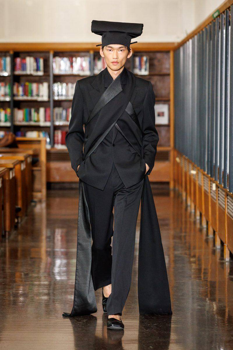 Koleksi Sean Suen S/S '26 di Paris Fashion Week Menswear (instagram.com/sean_suen)