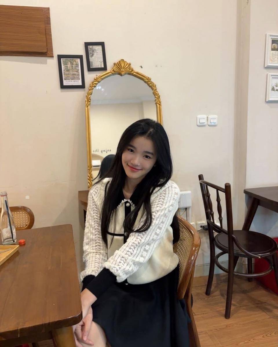 Erine JKT48 (instagram.com/jkt48.erine)