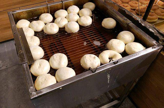 ilustrasi goreng bomboloni (commons.wikimedia.org/Maor X)