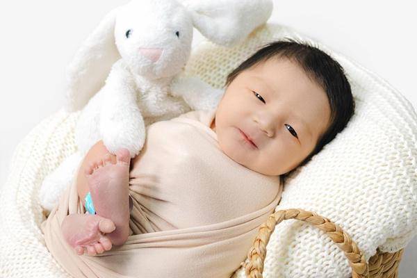 Potret Perdana Baby Andrew Neil (Instagram.com/eri.carl)