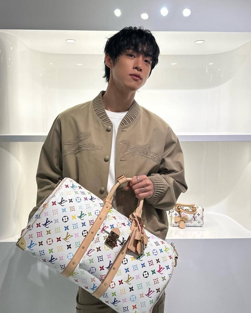 Kim Lee Han (instagram.com/oyqpqp)