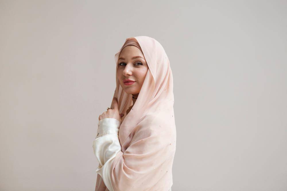 ilustrasi seseorang memakai hijab (freepik.com/freepik)