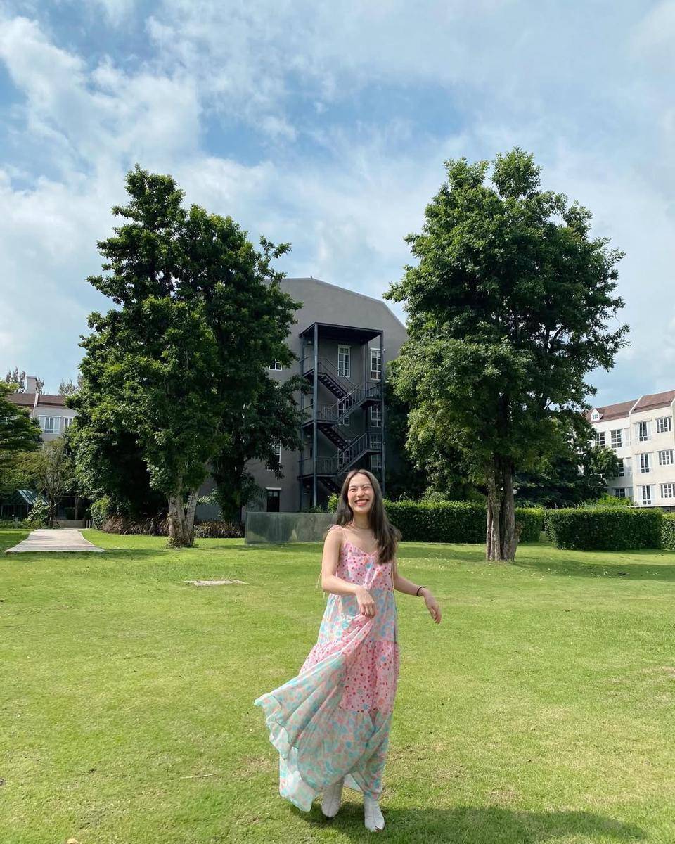 dress ala Dream Apichaya (instagram.com/dreamapichaya)