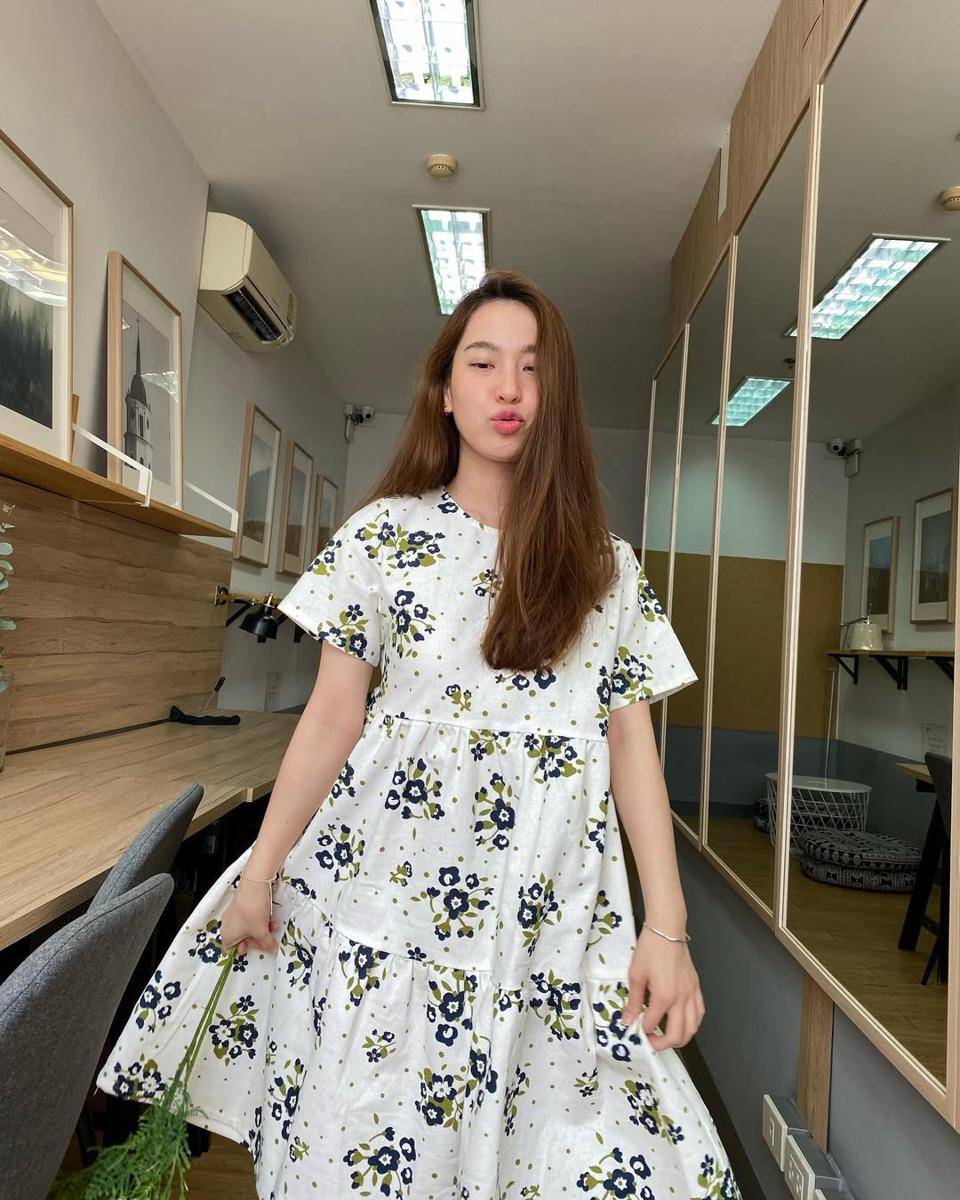 dress ala Dream Apichaya (instagram.com/dreamapichaya)