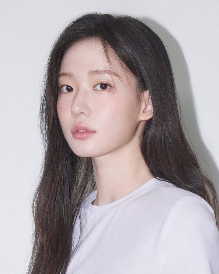 inspirasi makeup Choi Yoon Ji (Instagram.com/yoonjiiii)