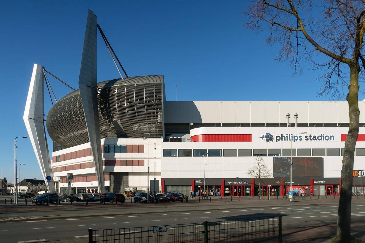 potret luar Philips Stadion, markas PSV Eindhoven (commons.wikimedia.org/Michielverbeek)