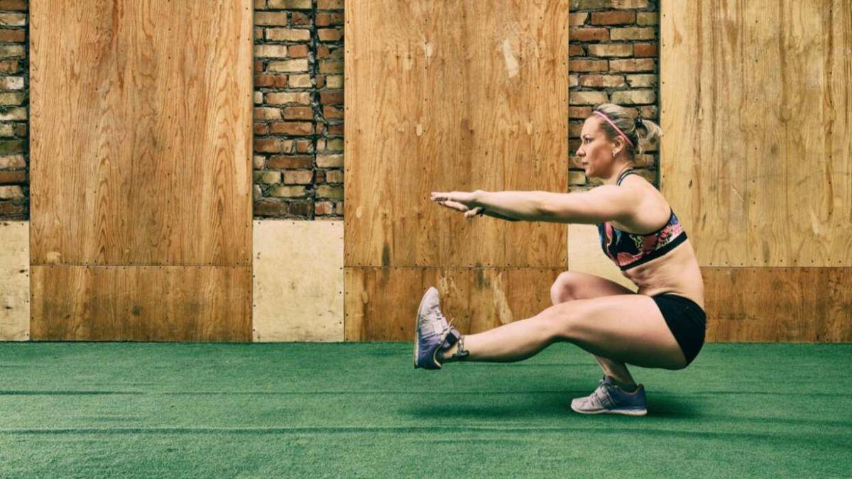 ilustrasi pistol squat (lifehacker.com/xamyak)