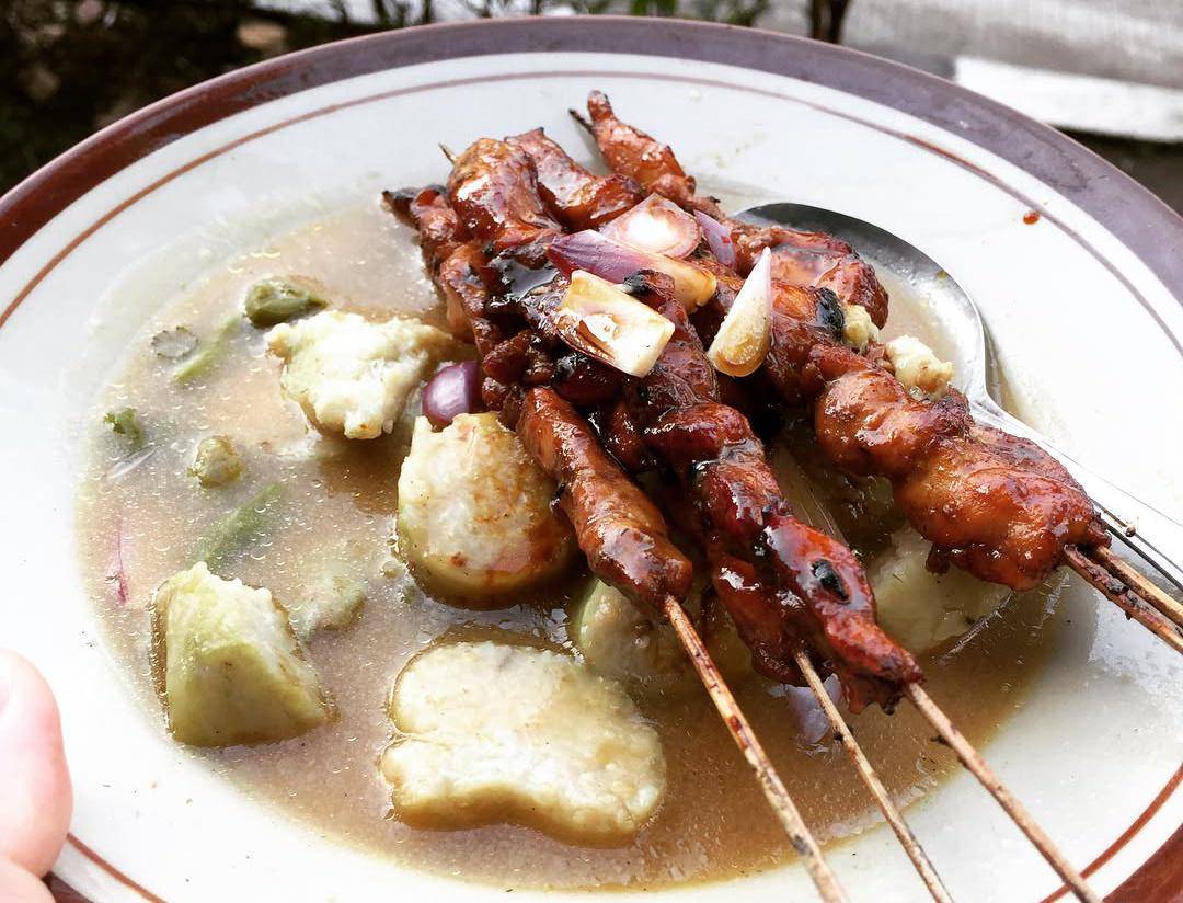 ilustrasi sate kuah khas Pekalongan (instagram.com/fenny_susilo)