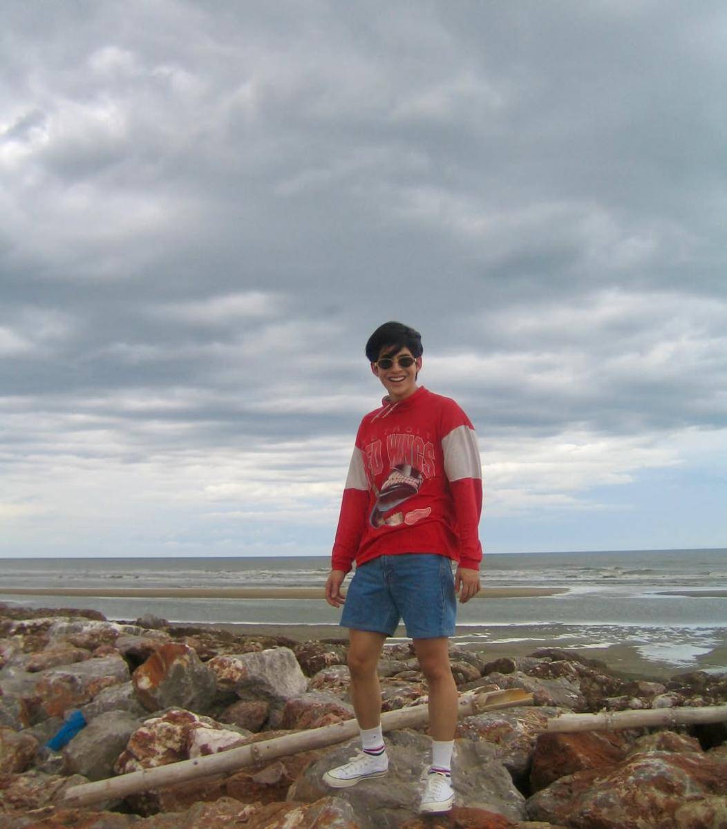 outfit nature escape ala Mark Pakin (instagram.com/mmarkpkk)