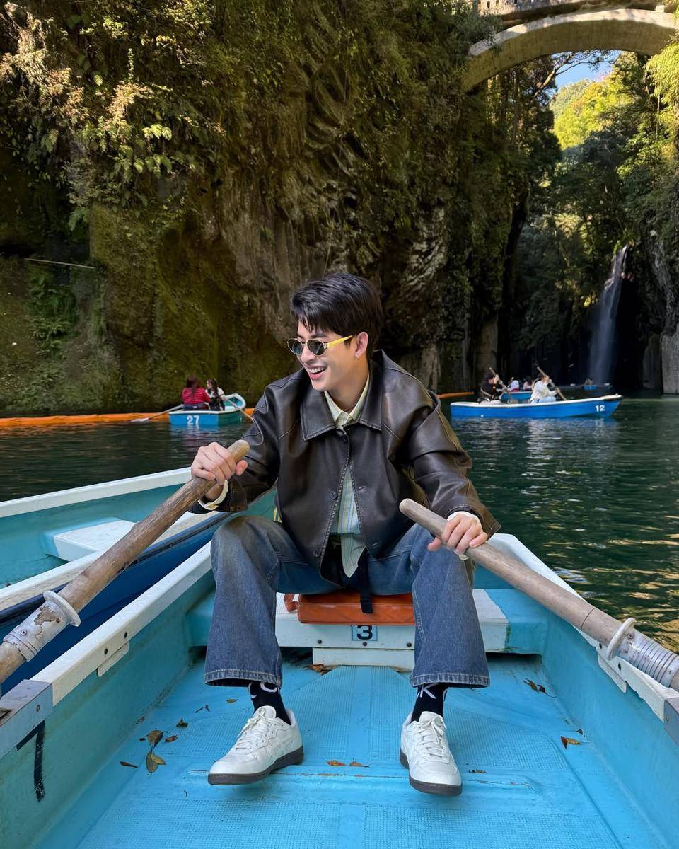 outfit nature escape ala Mark Pakin (instagram.com/mmarkpkk)