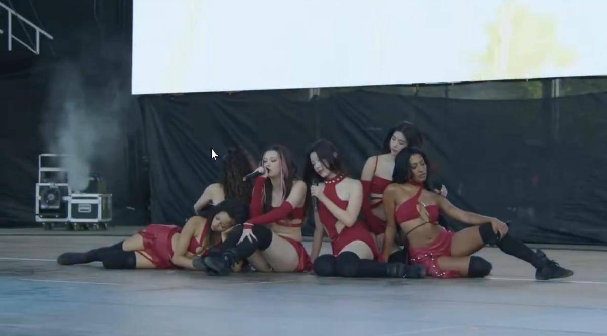 potret KATSEYE di Lollapalooza Chicago 2025 (dok. Weverse/KATSEYE)