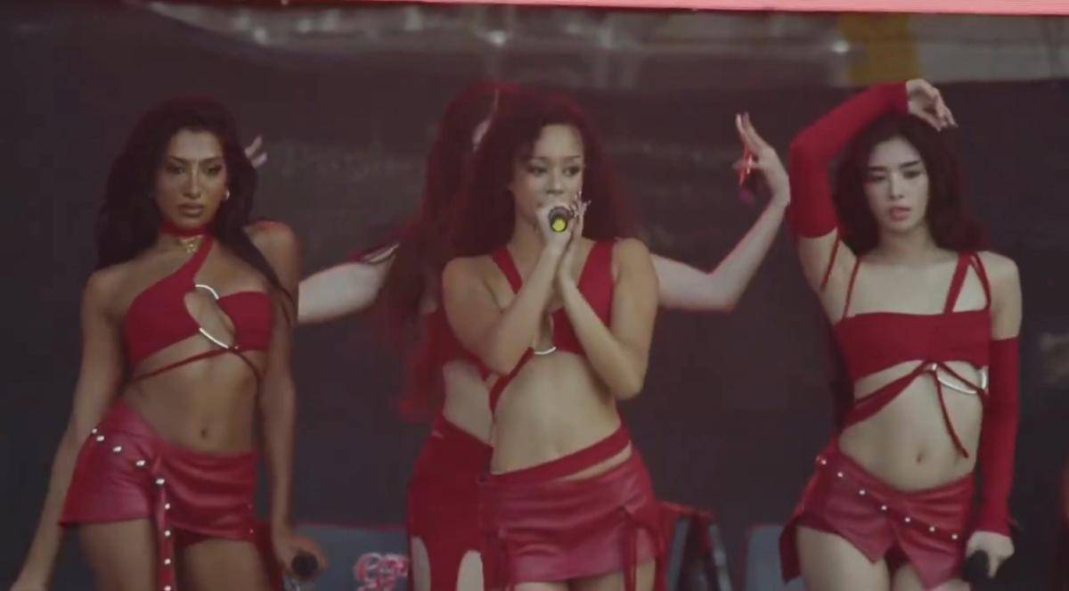 potret KATSEYE di Lollapalooza Chicago 2025 (dok. Weverse/KATSEYE)
