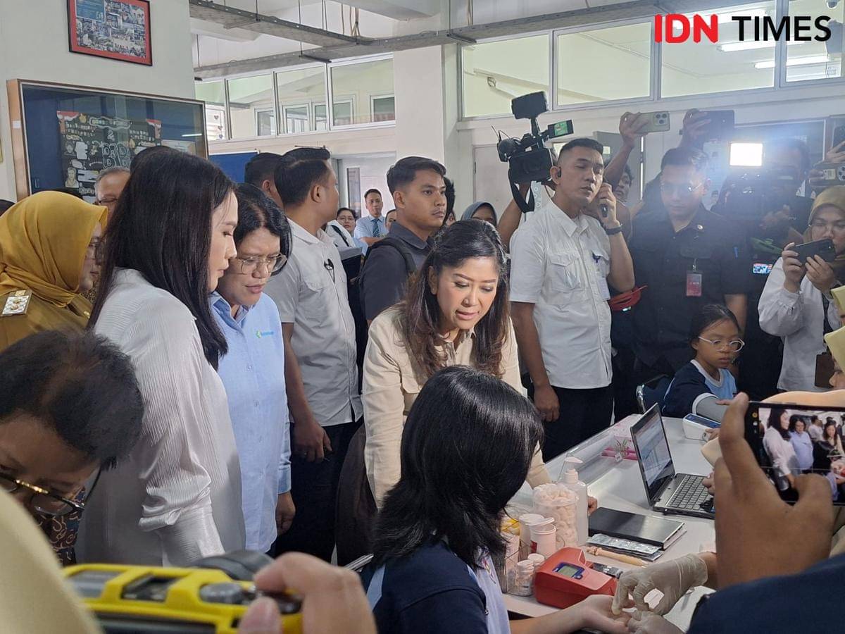 Menkomdigi Meutya Hafid menghadiri Kick Off Cek Kesehatan Gratis (CKG) Sekolah SMPK Penabur Gading Serpong Tangerang, Banten pada Senin (4/8/2025) (IDN Times/Lia Hutasoit)