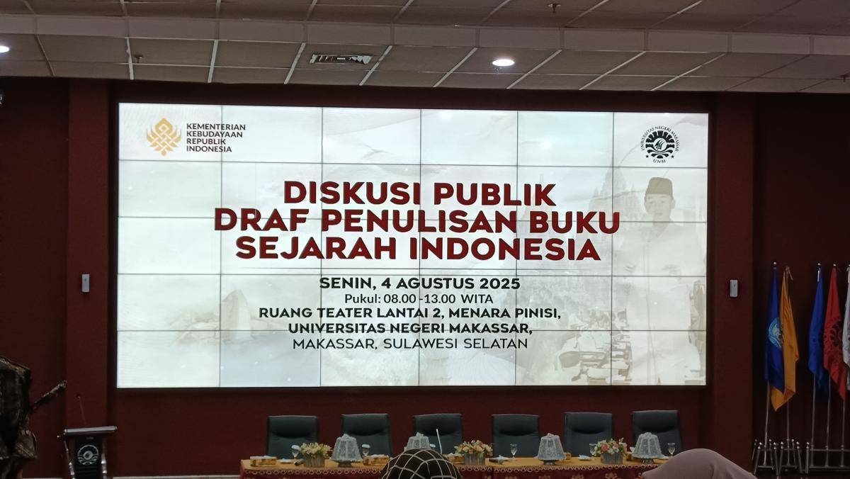 Diskusi publik draf buku Sejarah Indonesia 2025 dalam diskusi publik yang digelar di Universitas Negeri Makassar, Senin (4/8/2025).