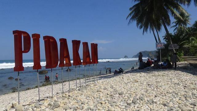 Pantai Pidakan di Pacitan