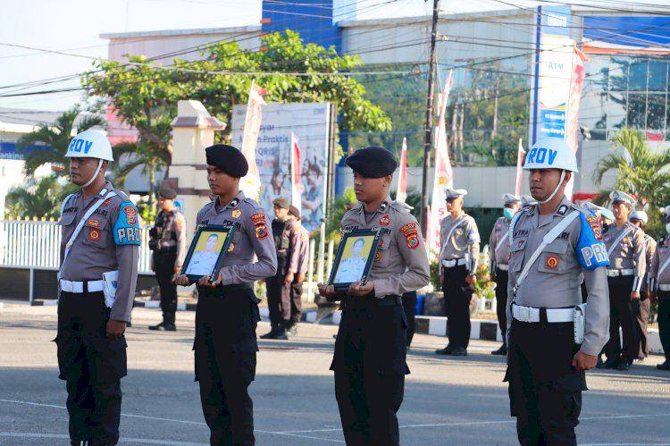 Upacara PTDH anggota Polres Sikka secara in absentia. (Dok Polres Sikka)