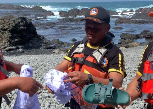 Pencarian korban hilang di Pantai Siung Gunungkidul. (Dok. SAR Satlinmas Wilayah II, Gunungkidul)