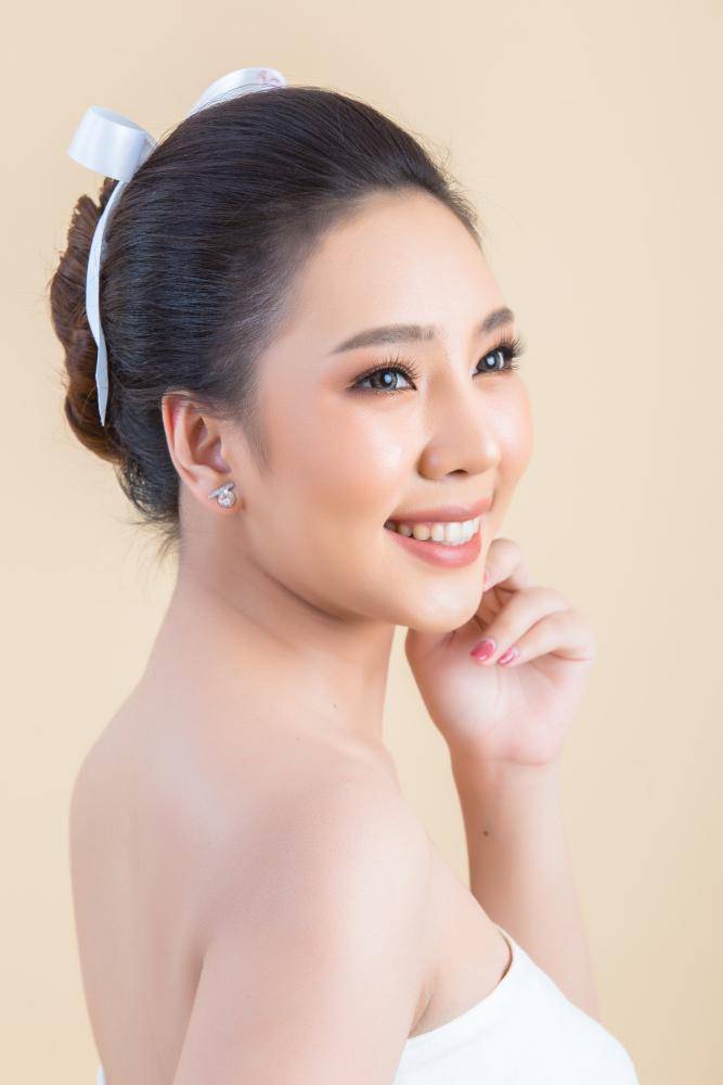 Inspirasi Makeup (freepik.com/jcomp)