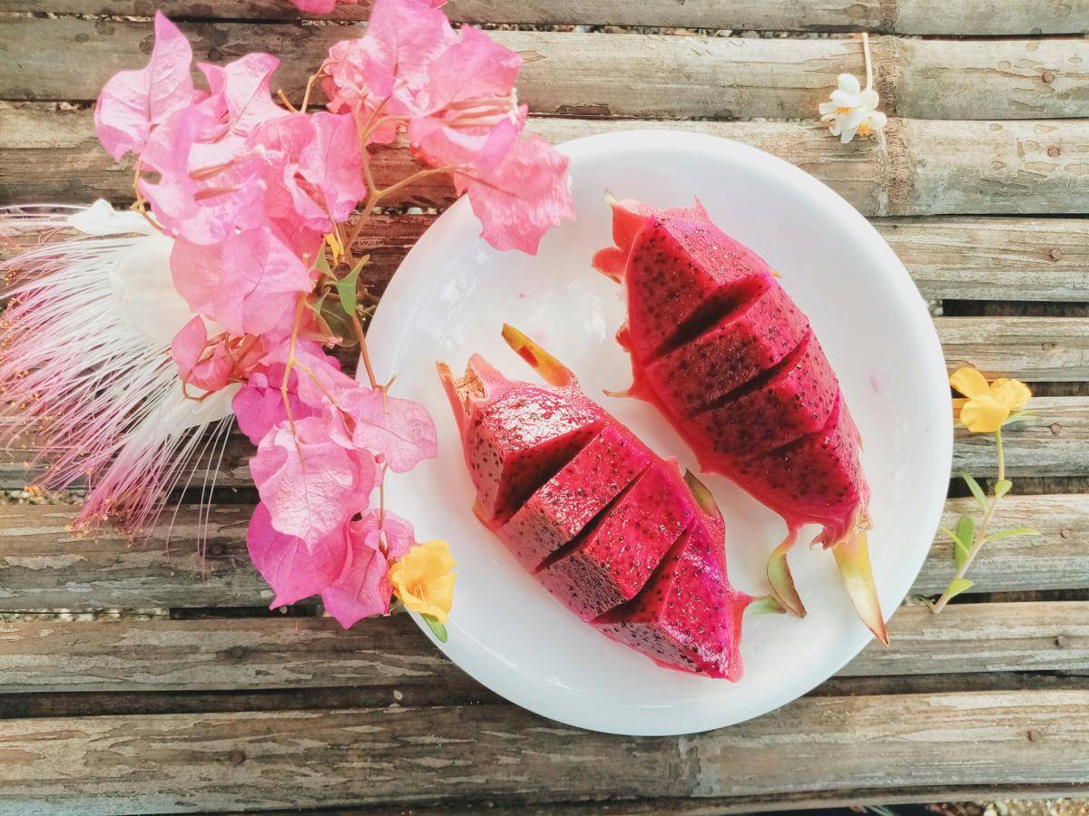 Ilustrasi buah naga yang telah dipotong-potong (unsplash.com/Cristine Despares)