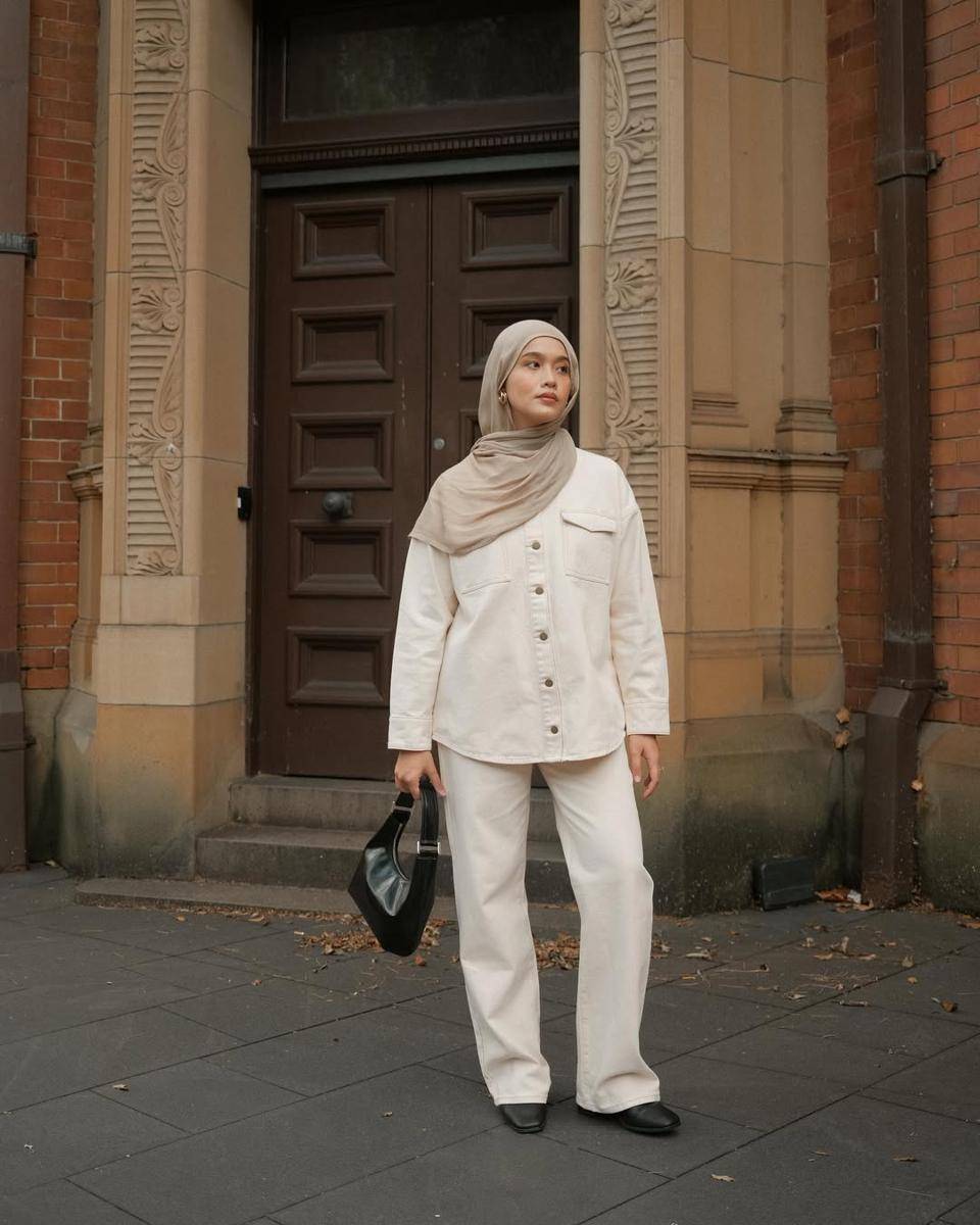 OOTD hijab ke kampus ala Ana Octarina (instagram.com/anaoctarina)