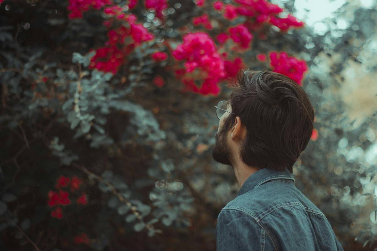 ilustrasi seseorang (unsplash.com/Dollar Gill)