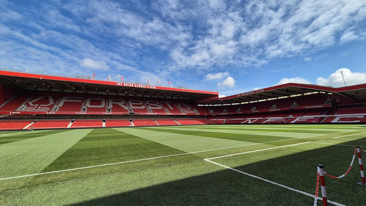ilustrasi suasana dalam City Ground milik Nottingham Forest 
