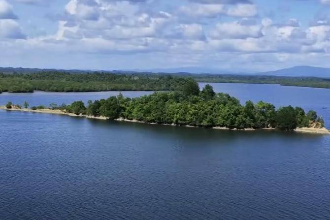 pulau lipan (wikipedia.org)