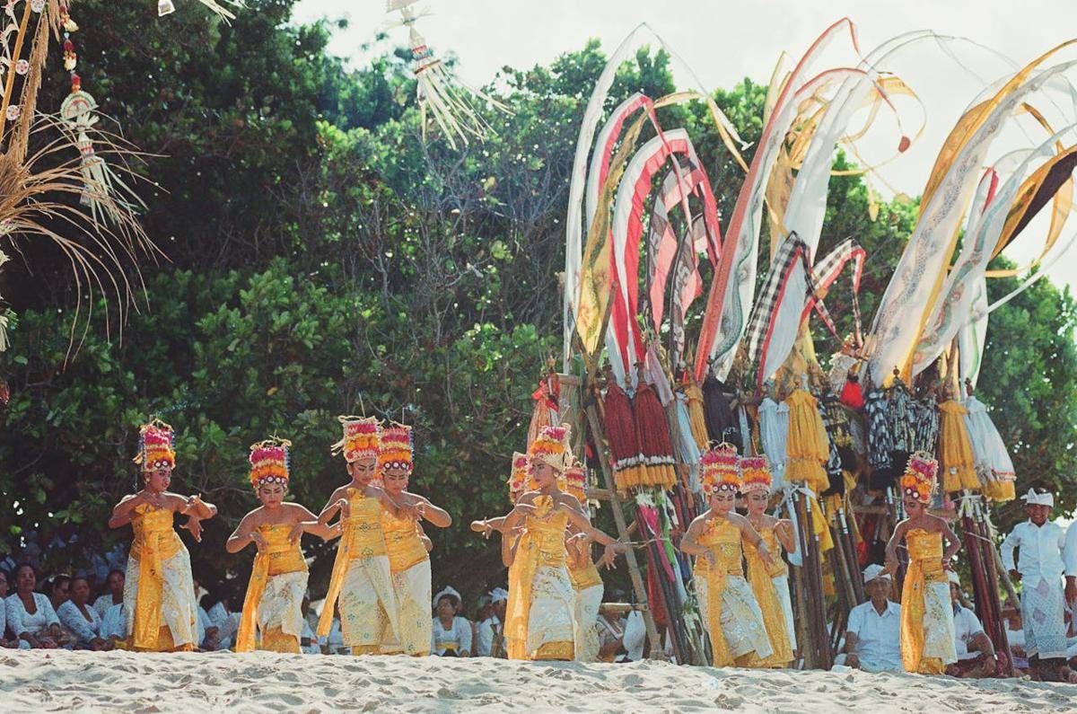 Ilustrasi tari Bali (pexels.com/Didi Lecatompessy)