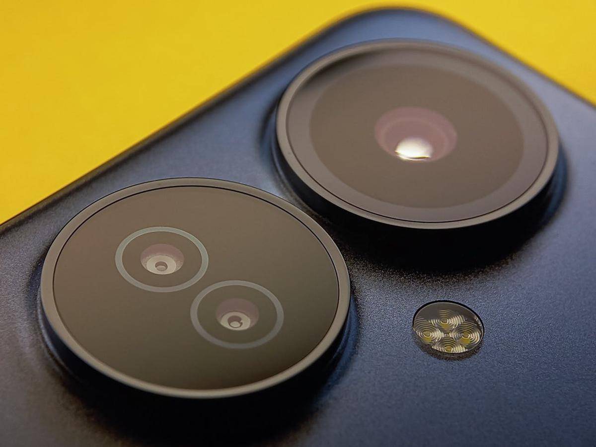kamera HP (pexels.com/Monojit Dutte)