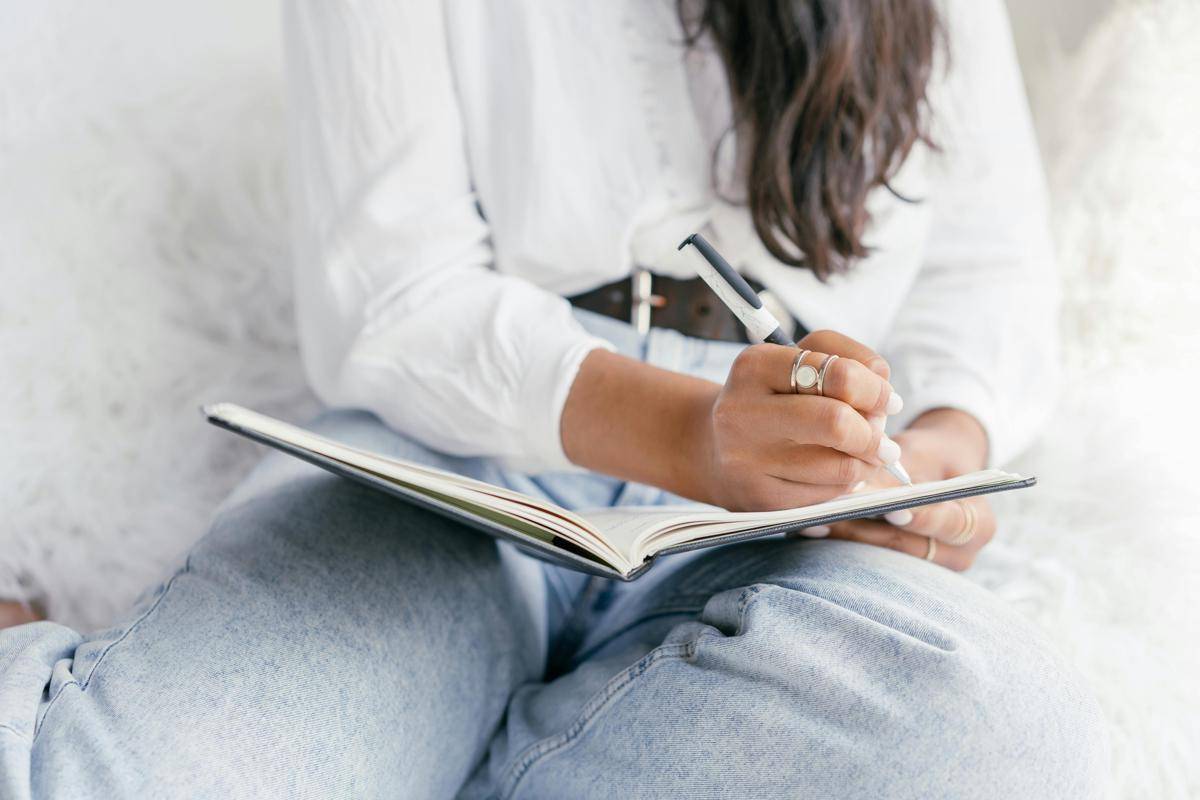 ilustrasi journaling