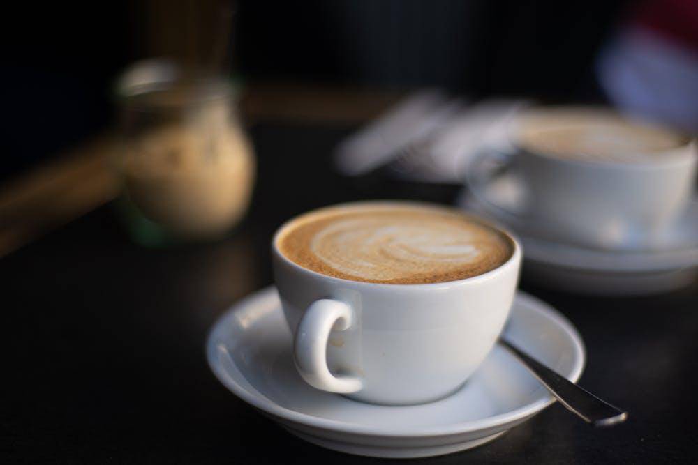 ilustrasi cangkir flat white 