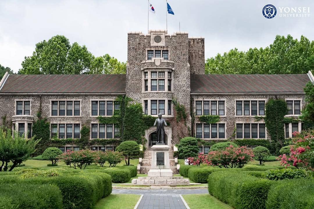 Yonsei University. (instagram.com/yonsei_global)