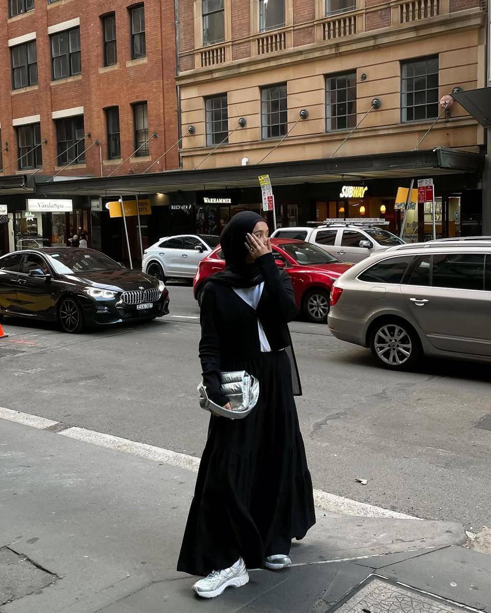 OOTD hijab ke kampus ala Ana Octarina (instagram.com/anaoctarina)