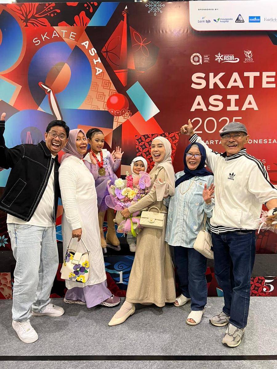 potret keluarga Fitri Tropica