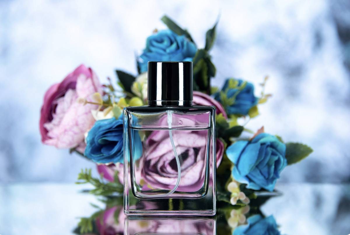 ilustrasi parfum floral 
