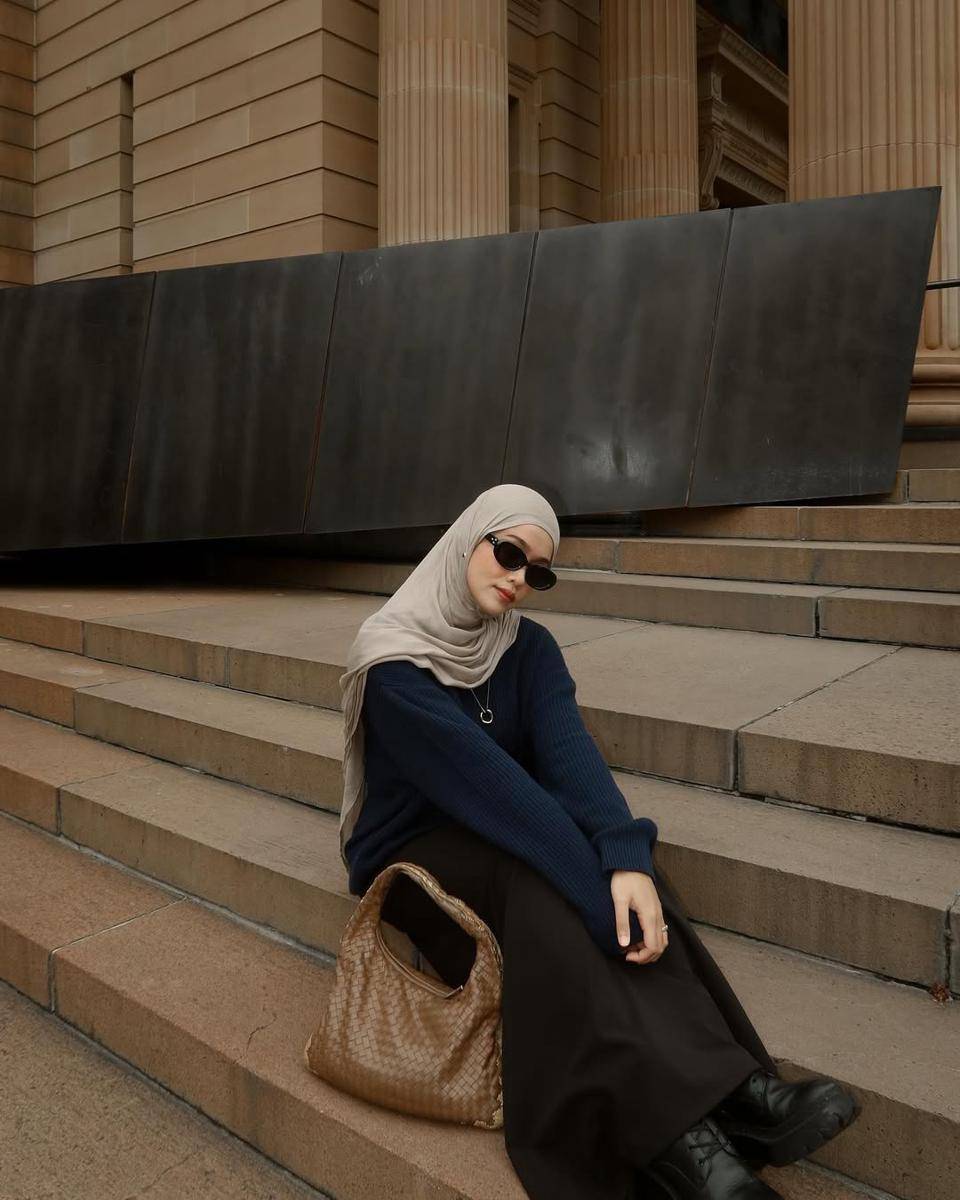 OOTD hijab ke kampus ala Ana Octarina (instagram.com/anaoctarina)